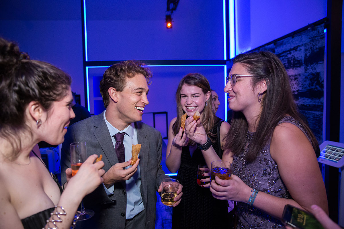 Endeavor 20th Anniversary Gala
Spring Studios
New York, NY | November 30, 2017
Drew Bird Photography
San Francisco Bay Area Photographer
Have Camera. Will Travel.
www.drewbirdphoto.com
drew@drewbirdphoto.com